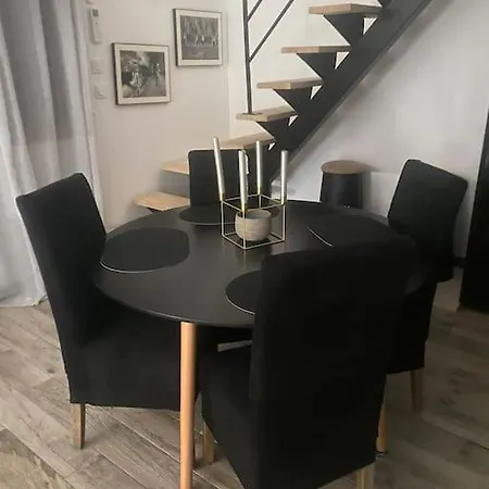 Vakantiehuis Maison Grand Independant Avec Jardin Et Piscine Communs *