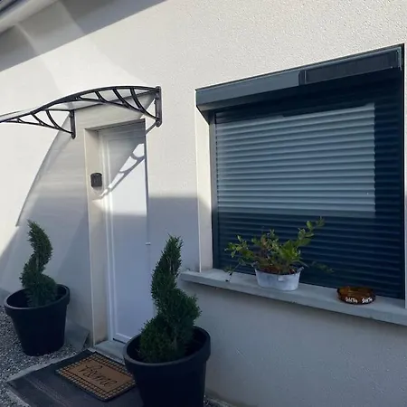 Maison Grand Independant Avec Jardin Et Piscine Communs Carbonne